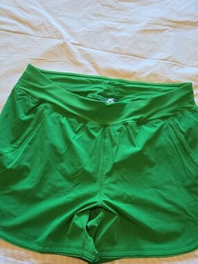 Lands' End Women's Bright Green Sunshade UPF 50 5" Board Shorts